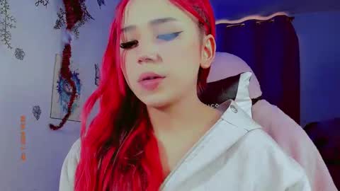 Snapshot of madison_x17 chatting on December 1, 9:39 pm madso x17 online show from December 1, 9:39 pm