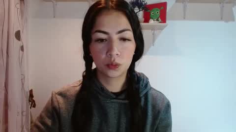Snapshot of madisoncambel chatting on February 19, 9:17 am Madison Cambel online show from February 19, 9:17 am