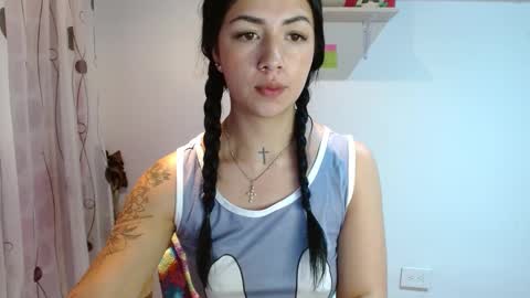 Snapshot of madisoncambel chatting on December 27, 5:20 am Madison Cambel online show from December 27, 5:20 am