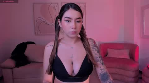 Maddi Collins online show from November 22, 12:14 pm