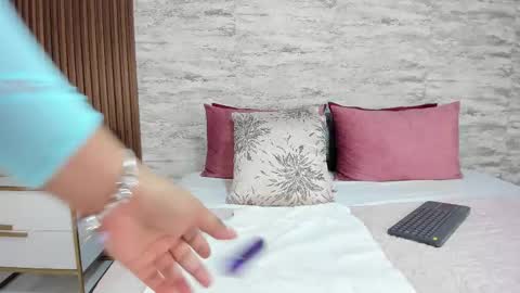 Snapshot of madisonhunterr_ chatting on February 22, 11:13 pm madisonhunterr_ online show from February 22, 11:13 pm