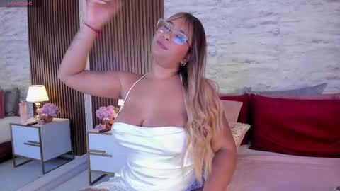 madisonhunterr_ online show from October 31, 9:26 pm