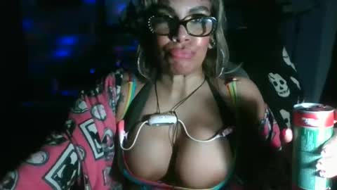 Snapshot of madisonjayde77 chatting on February 10, 7:04 am MadisonJayde online show from February 10, 7:04 am
