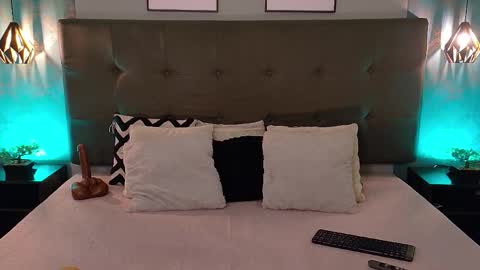 Madison Smith online show from November 25, 10:30 pm