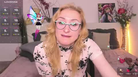 Snapshot of madissonkiss chatting on September 14, 2:25 am Madisson online show from September 14, 2:25 am