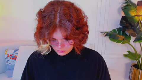 Snapshot of madissonmoore5 chatting on September 17, 12:30 pm madissonmoore5 online show from September 17, 12:30 pm