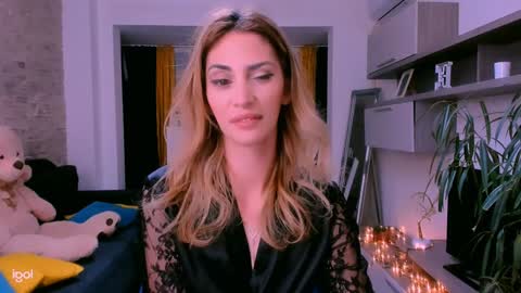 Madye Roberts online show from February 4, 1:12 am