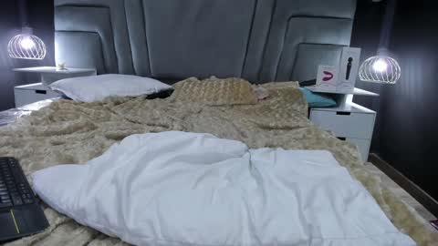 MAEE ANGELS online show from February 6, 3:48 am