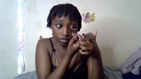 Maee online show from November 9, 2:31 pm