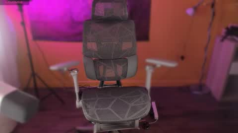 Maevee online show from March 19, 9:26 am