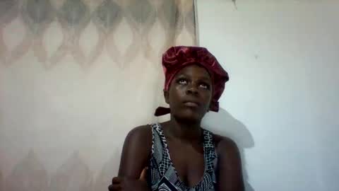 maevre_ online show from February 8, 3:26 pm