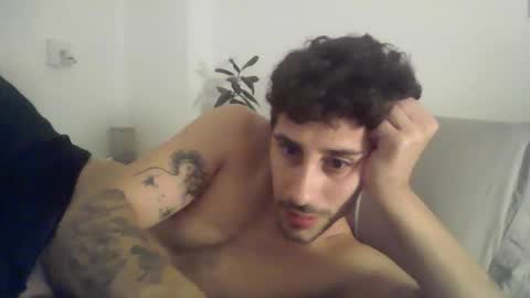 maggicboy29 online show from December 17, 4:41 am