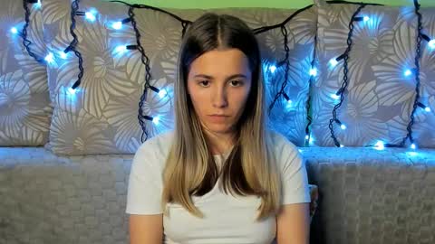 Maggie online show from October 21, 2:38 am