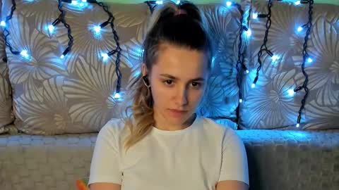 Maggie online show from March 11, 3:09 am