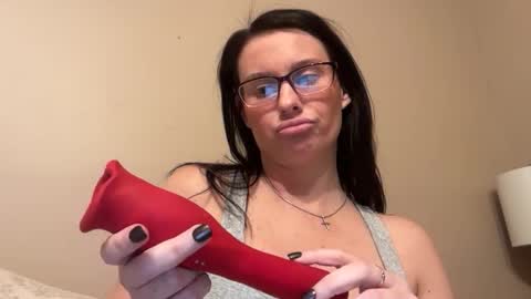 maggiexoxox online show from December 16, 7:15 am