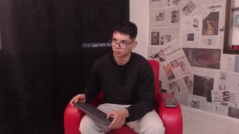 Snapshot of magic_boy01 chatting on January 30, 4:34 pm Damian Rivers online show from January 30, 4:34 pm