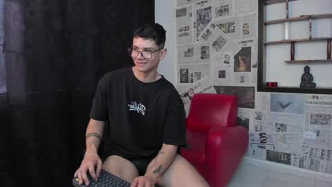 Snapshot of magic_boy01 chatting on February 4, 8:49 pm Damian Rivers online show from February 4, 8:49 pm