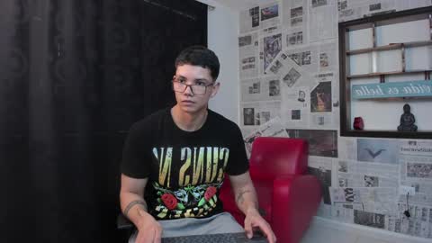 Snapshot of magic_boy01 chatting on January 10, 3:58 pm Damian Rivers online show from January 10, 3:58 pm