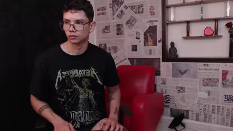 Snapshot of magic_boy01 chatting on March 10, 10:55 pm Damian Rivers online show from March 10, 10:55 pm