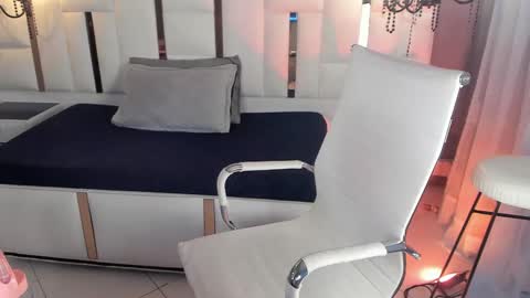 CLOEH  online show from October 24, 8:42 pm