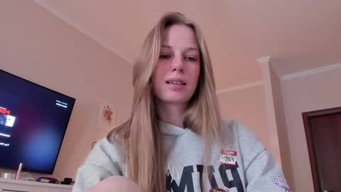 Alice  online show from February 8, 10:52 am