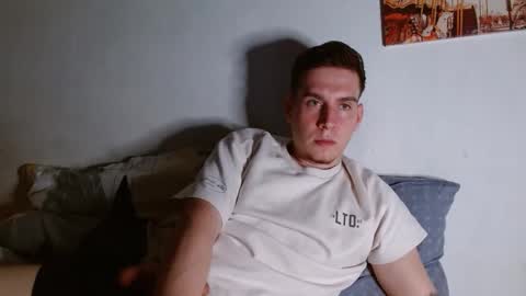 magic_fantasy77 online show from May 6, 9:43 pm