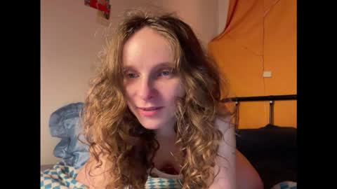 Mikky or Moon online show from September 20, 6:33 pm