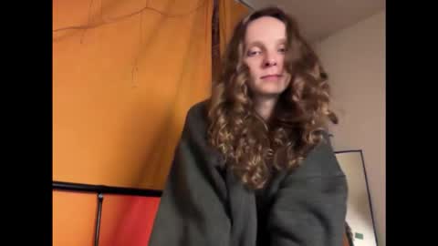 Mikky or Moon online show from September 28, 7:45 pm