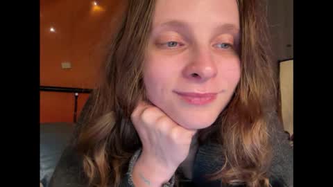 Mikky or Moon online show from October 3, 8:06 pm