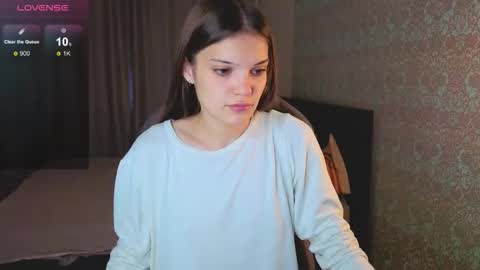 Snapshot of magic_shy chatting on September 19, 1:32 am Merry online show from September 19, 1:32 am