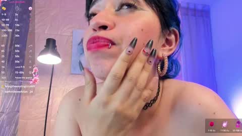 Snapshot of magic_sofii chatting on February 20, 12:19 am S online show from February 20, 12:19 am