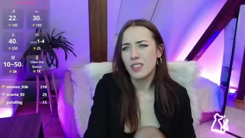 Zooey online show from December 28, 9:30 pm