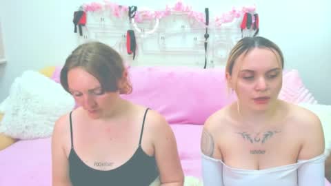 Lili and Bella online show from April 17, 7:33 am