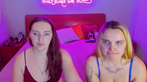 Lili and Bella online show from March 9, 10:19 am