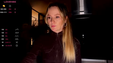 magicpeaach online show from December 13, 8:14 pm