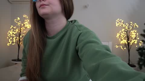 Snapshot of magicpeachhs chatting on January 22, 7:56 pm Emily online show from January 22, 7:56 pm