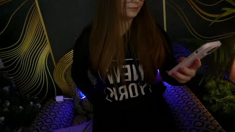 Snapshot of magicpeachhs chatting on January 17, 2:07 pm Emily online show from January 17, 2:07 pm