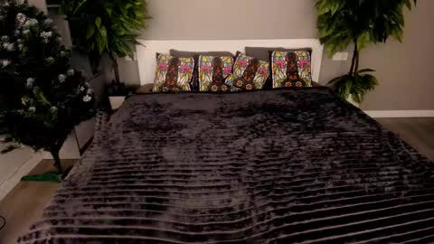 Emily online show from December 15, 2:13 pm