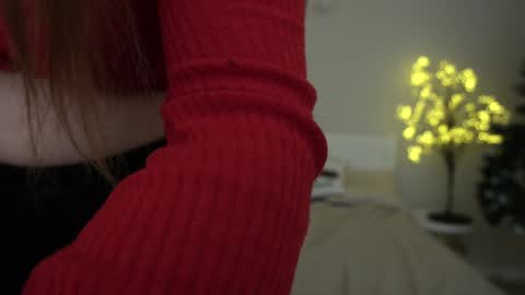 Snapshot of magicpeachhs chatting on January 9, 5:11 pm Emily online show from January 9, 5:11 pm