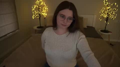 Emily online show from September 24, 1:07 pm