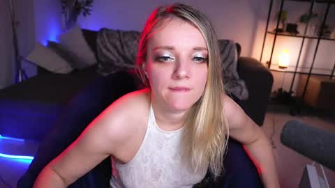 Snapshot of magnetic_ami chatting on March 2, 6:51 pm Ami online show from March 2, 6:51 pm