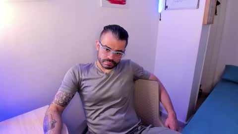     online show from March 21, 10:35 pm