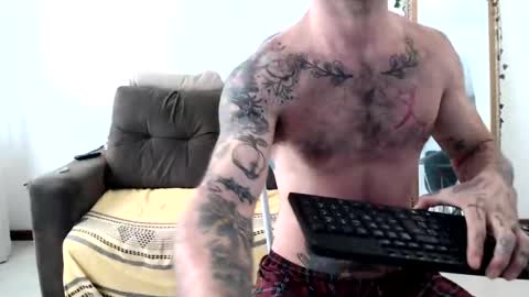 Snapshot of magnusohm chatting on October 12, 12:42 pm magnusohm online show from October 12, 12:42 pm