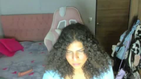 Snapshot of mahia_frizzy chatting on September 19, 11:19 pm mahia_frizzy online show from September 19, 11:19 pm