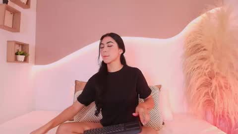 MAIA  LIA  online show from January 17, 12:31 am