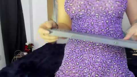 Snapshot of maia_stark_ chatting on February 11, 9:09 am Maia Stark online show from February 11, 9:09 am