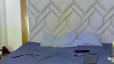 Snapshot of maia_stark_ chatting on February 28, 6:43 am Maia Stark online show from February 28, 6:43 am