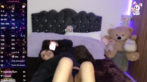 Snapshot of maiaa_evans chatting on December 28, 3:26 am t online show from December 28, 3:26 am