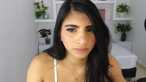 Maiaa Ruiz  online show from June 26, 1:38 pm