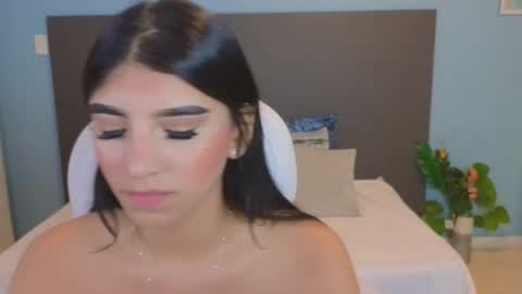 Snapshot of maiaa_ruiz chatting on February 12, 1:37 pm Maiaa Ruiz online show from February 12, 1:37 pm